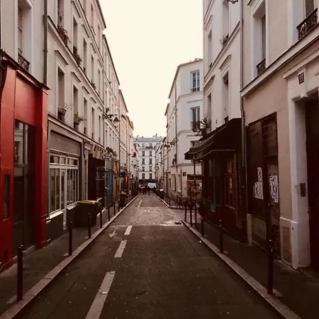 Apartment Comfortable Studio Near Buttes Chaumont Paris