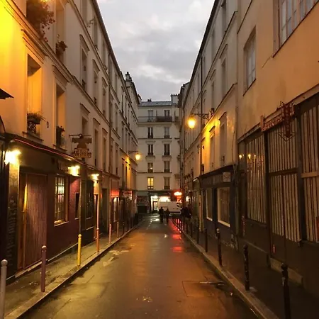 Comfortable Studio Near Buttes Chaumont Apartment Paris